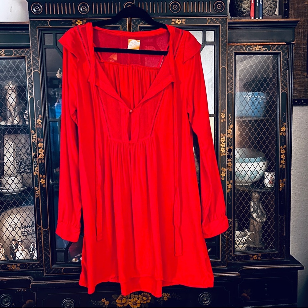 Local Celebrity Red Long Sleeve Dress With Lace Mesh Inserts & Cut Outs SZ Small